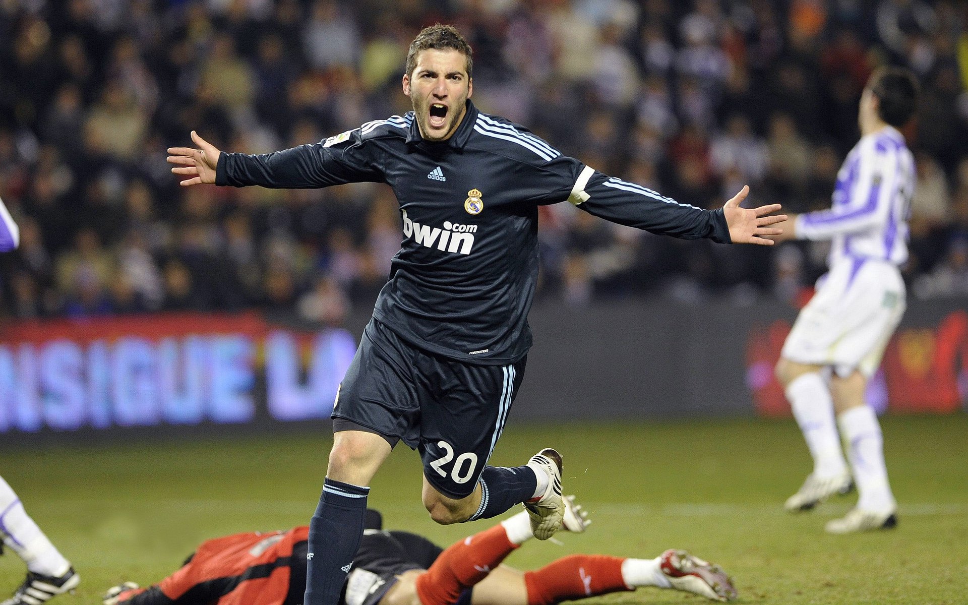 曼城客场不敌尤文图斯，憾失半决赛资格！，曼城对尤文图斯